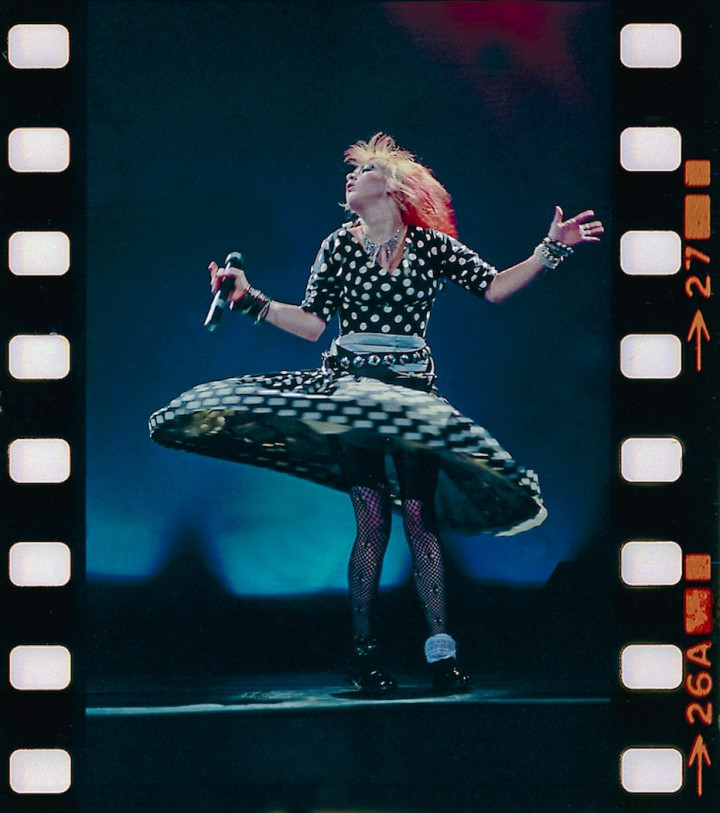 2129_P_M_Bruce_Ando_CL_in_Polka_dot_dress_6_kopie.jpg
