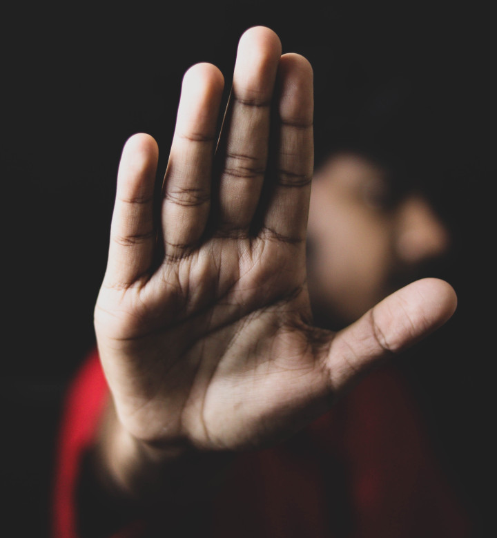 Femicide: in stand gehouden door het systeem
